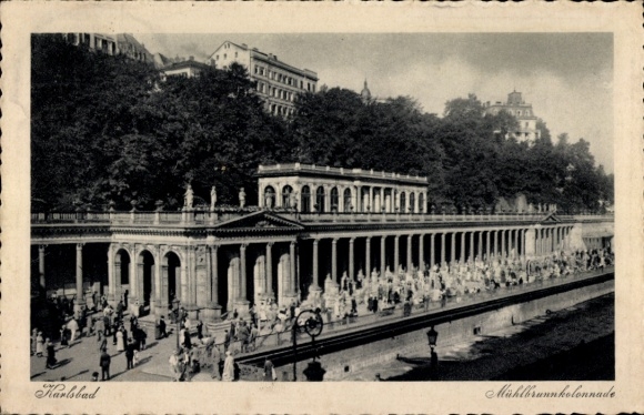 Postcard Karlovy Vary Karlsbad town, Harlsbad, Mill Colonnade, many people, architecture