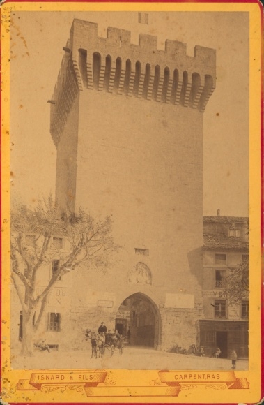 Cabinet photo Carpentras Vaucluse, street section, gate