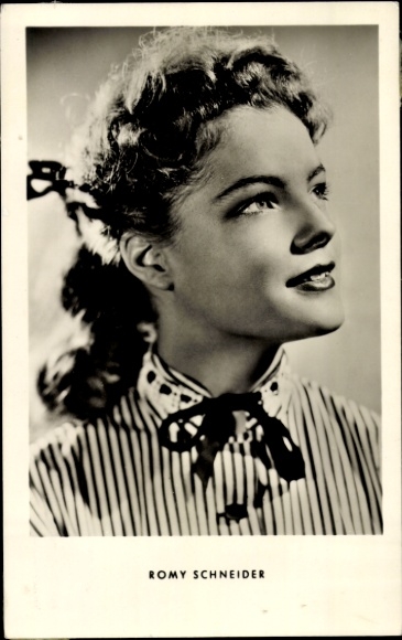 Postcard Actress Romy Schneider, portrait
