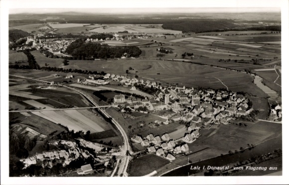 Ak Laiz Sigmaringen an der Donau, Luftaufnahme einer Landschaft, Dörfer, Felder, Fluss