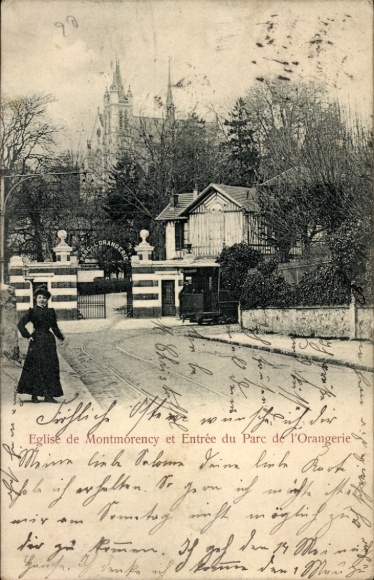 Ak Montmorency Val d’Oise, Eglise de  Eingang zum Parc de l'Orangerie, Frau in schwarzer Kleidung