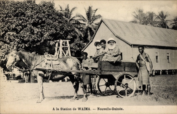 Postcard Waima Neuguinea Indonesian, At the station, Missionaries, Neophytes