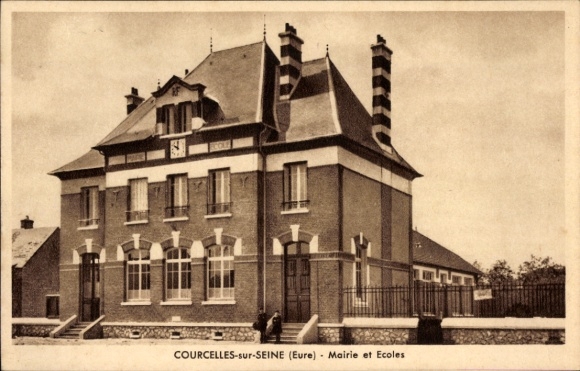 KP Courcelles-sur-Seine Eure, ratusz i szkoły