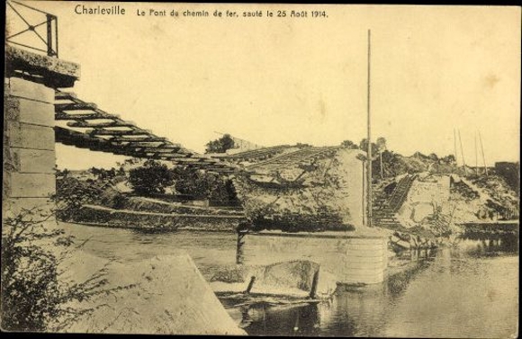 10 alte AK Charleville Mézières Ardennes, verschiedene Ansichten