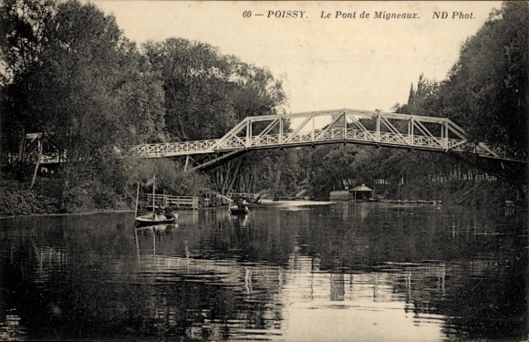Ak Poissy Yvelines, Brücke Pont de Migneaux in  ein Fluss, Bäume am Ufer, zwei Ruderboote auf ...