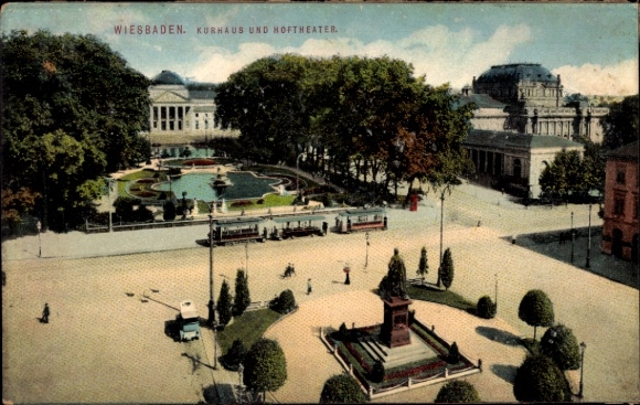 Ak Wiesbaden in Hessen,  Kurhaus, Hoftheater, Park, Brunnen, Straßenbahnen