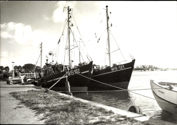 Postcard Kirchdorf Insel Poel Mecklenburg, fishing boats WIS 102, WIS 121, harbor view