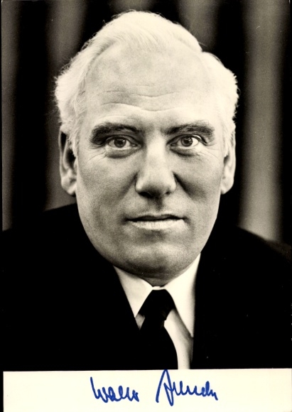 Picture politician Walter Arendt, Federal Minister of Labor and Social Affairs, portrait, autograph
