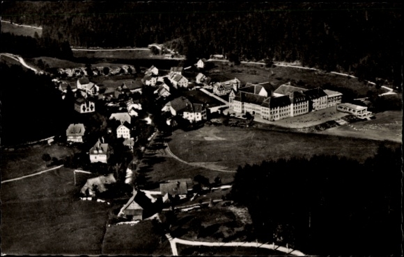 Ak Waldachtal im Schwarzwald, Luftaufnahme des Kinderheilstätte Schloss Friedenweiler, umgebende 
