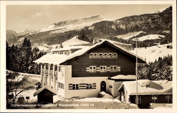 Postcard Riezlern Mittelberg in Vorarlberg, Grenzgasthof Walserschanz, winter view