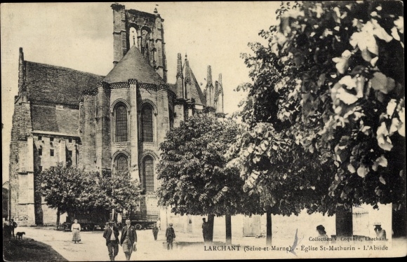 Postcard Larchant Seine-et-Marne, Saint Mathurin Church