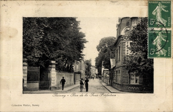 Ak Bernay Eure,  Rue de la Sous-Préfecture, Collection Walter, ruhige Straße