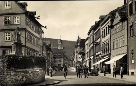 Ak Bleicherode am Harz, Hauptstraße, Passanten, Geschäfte, Denkmal