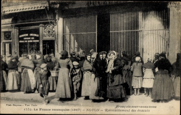 Postcard Noyon Oise, care of evacuees, war refugees, I.WK