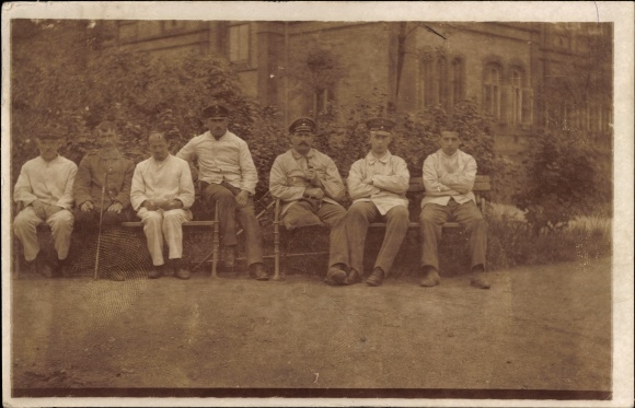 PC Höchst Frankfurt am Main, group picture, disabled people, soldiers