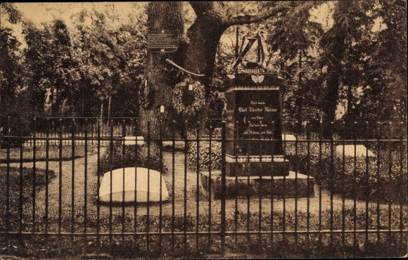 Postcard Wöbbelin in Mecklenburg, Theodor Körner grave