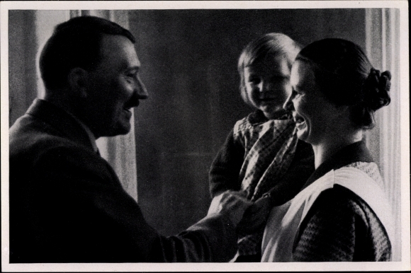 Collection picture Adolf Hitler is visited by a mother and her daughter, collection 15 picture 56