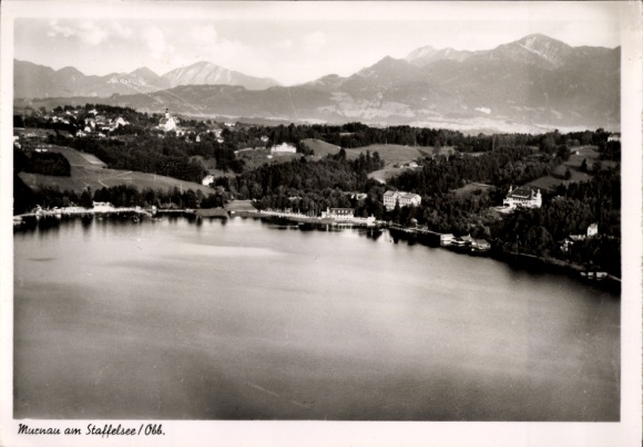 Ak Murnau am Staffelsee in Oberbayern, Fliegeraufnahme von der Stadt