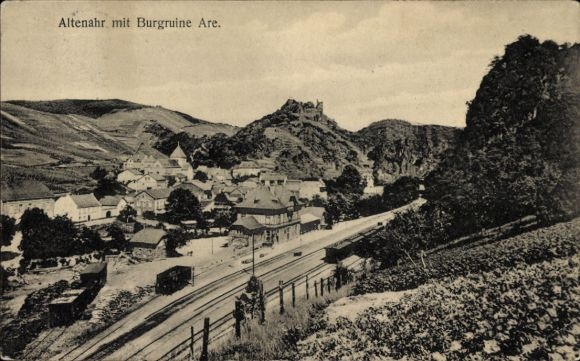 Postcard Altenahr in Rhineland Palatinate, general view, train station, castle ruins Are