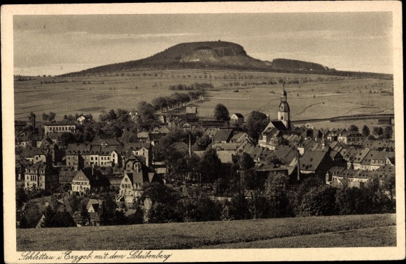 Ak Schlettau in het Erzgebirge Saksen, panorama van de stad met de Scheibenberg