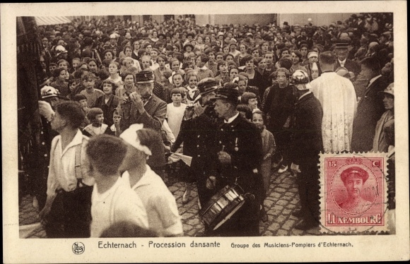 Postcard Echternach Luxembourg, Procession dansante, Musiciens Pompiers