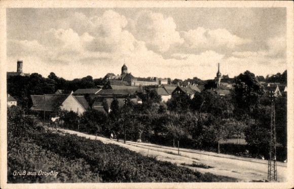 Ak Droyßig im Burgenlandkreis, Gruß aus  Landschaft mit Gebäuden, Wolkenhimmel
