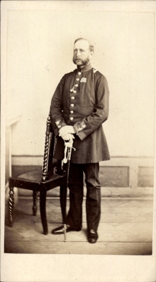 CdV Prussian officer, portrait in uniform, Murchin near Anklam