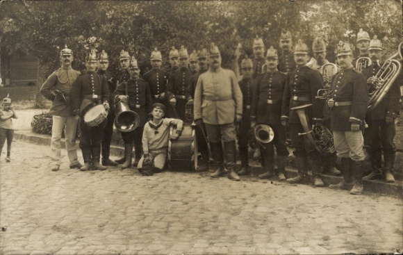 Ak Ratzeburg im Herzogtum Lauenburg, Musikgruppe in Uniform