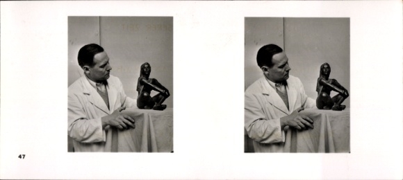 Stereo image photo "German Sculpture of Our Time" No. 47 Seated Girl