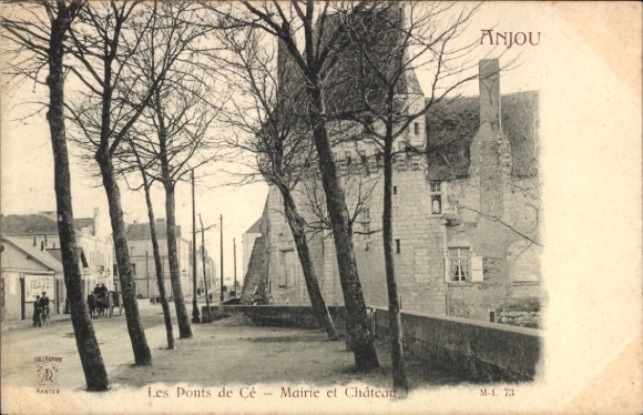 Postcard Les Ponts de Cé Maine et Loire, with Mairie and castle, trees and road, photo