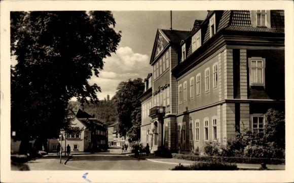 Ak Arnstadt in Thüringen, Schloss mit Kunst- und Heimatmuseum, Stadtansicht, historische Archi...