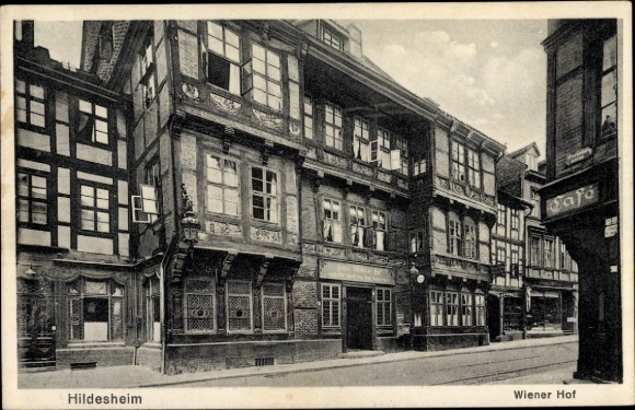 Postcard Hildesheim in Lower Saxony, Wiener Hof, half-timbered houses, street