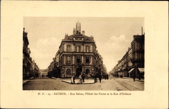 Postcard Saumur Maine et Loire, Rue Balzac, Hotel des Postes, Rue d&#39;Orleans