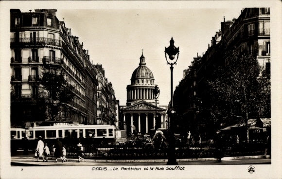 Ak Paris V Panthéon, Panthéon, Rue Soufflot, Straßenansicht, Tram, Bäume