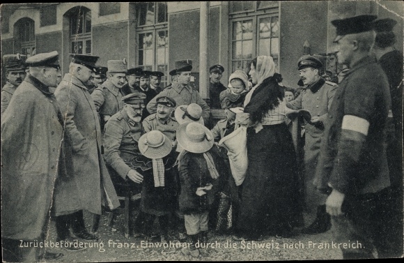 Postcard Transport of French residents back through Switzerland to France, 1st WW