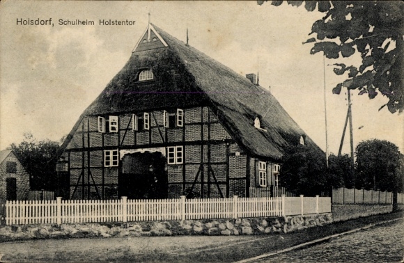 Ak Hoisdorf in de wijk Stormarn, zicht op het Holstentor schoolhuis vanaf de straat