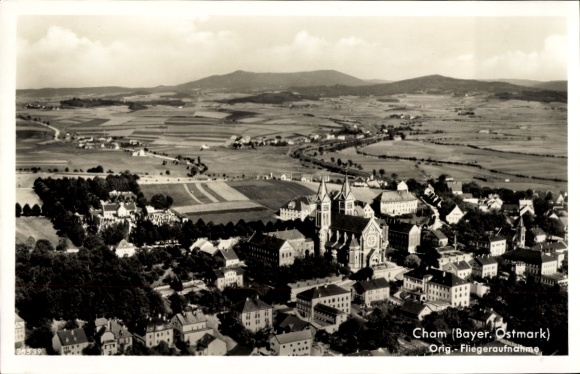 Ak Cham in de Opper-Palts, luchtfoto van Bayer. Ostmark, uitzicht op kerk en stad