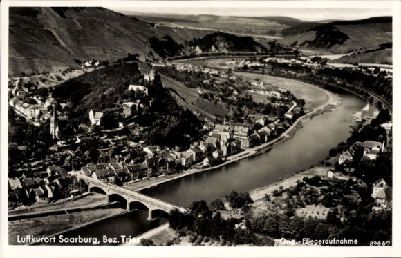 Ak Saarburg an der Saar Bezirk Trier, Totalansicht, Original Fliegeraufnahme