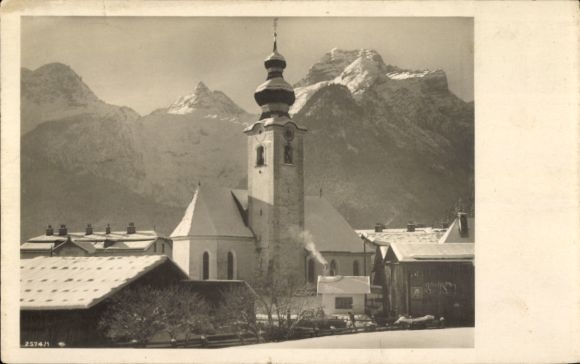 Ak Lofer in Salzburg, Kirche, Berge, Schnee, Häuser, Winterlandschaft