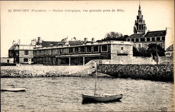PC Roscoff Finistère, Biological Station, general view from the pier
