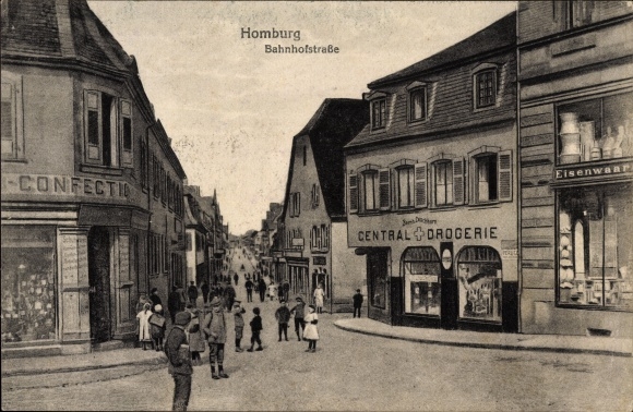 Postcard Homburg in the Saarpfalz district, view of the Bahnhofstrasse, Central drugstore