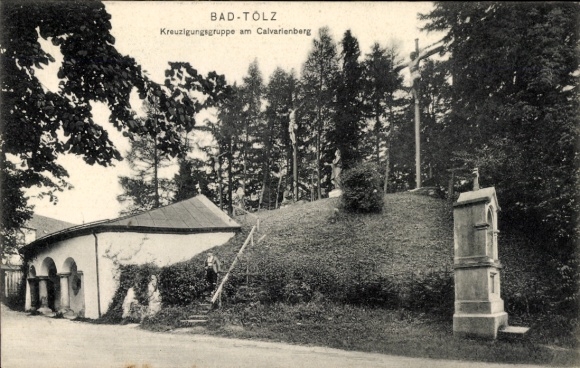 Postcard Bad Tölz in Upper Bavaria, crucifixion group on Calvary Hill, trees, cross