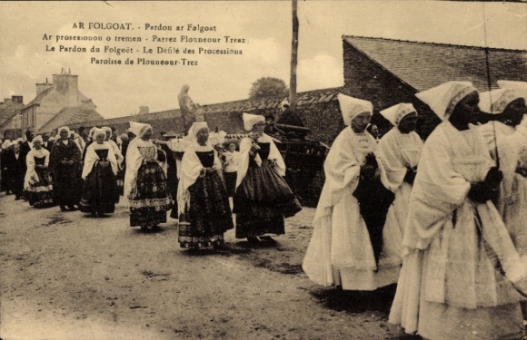 Postcard Le Folgoet Finistère, procession, Pardon ar Folgoet