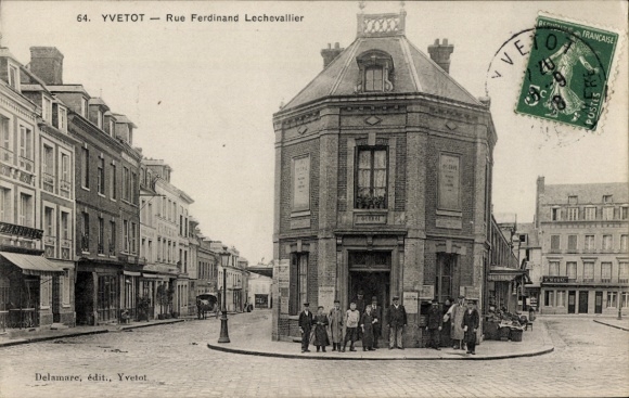 Postcard Yvetot Seine Maritime, Rue Ferdinand Lechevallier