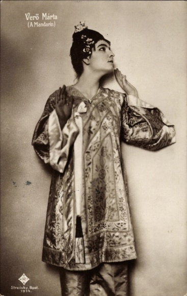 Postcard actress Márta Verő, A Mandarin