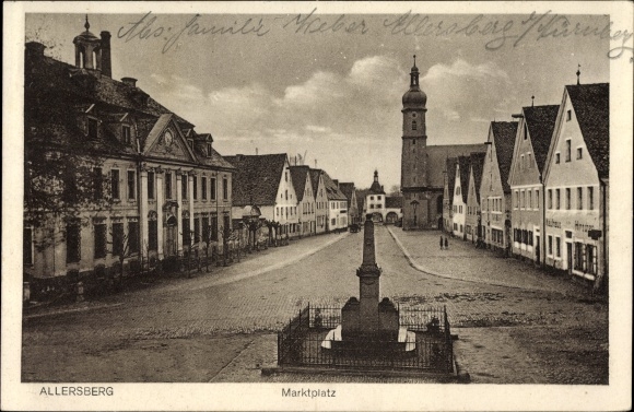 Ak Allersberg im Kreis Roth Mittelfranken, Partie am Marktplatz, Denkmal, Blick zur Kirche, Kaufhaus