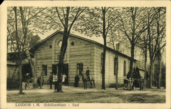 Postcard Lindow in der Mark, Schützenhaus, Saal