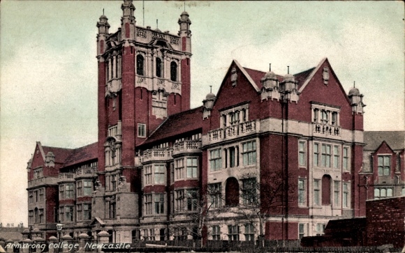 Postcard Newcastle upon Tyne England, Armstrong College