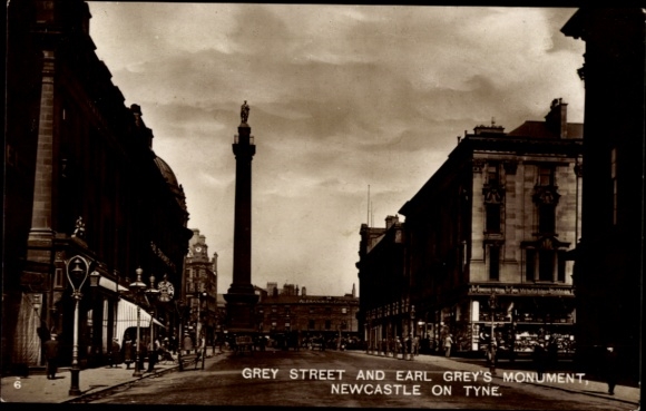 Postcard Newcastle upon Tyne England, Gray Street, Earl Gray Monument
