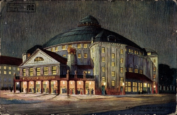 Artist PC Dresden, circus Stosch Sarrasani, night lighting